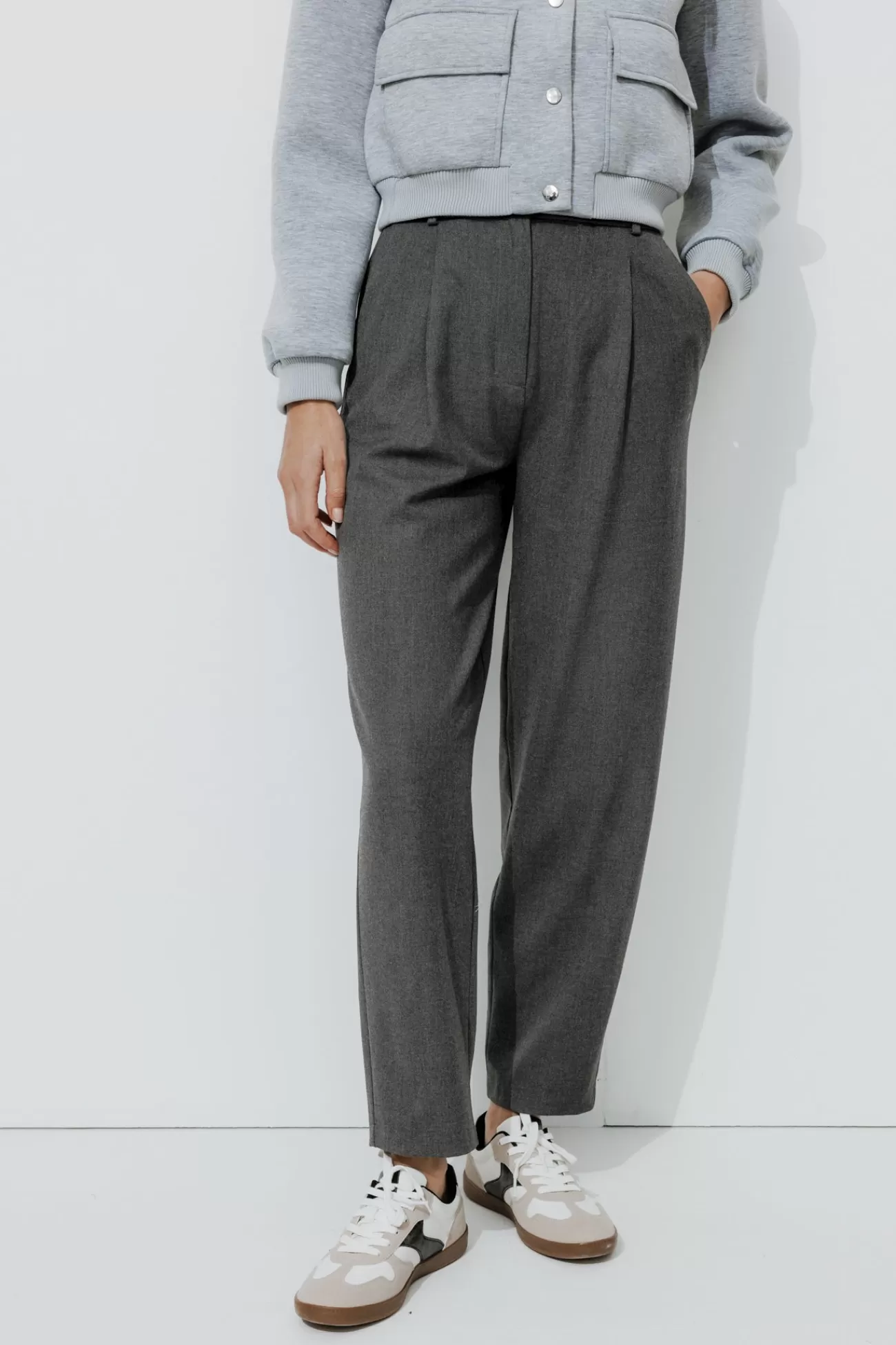 Pantalon de tailleur carrot - Gris clair | Promod Discount